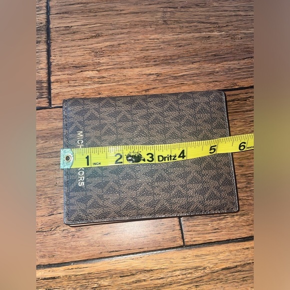 MK passport holder wallet Michael Kors monogram passport holder travel wallet - Picture 11 of 13